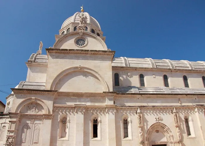 Lägenhet Charming Renovated Next To The Sea